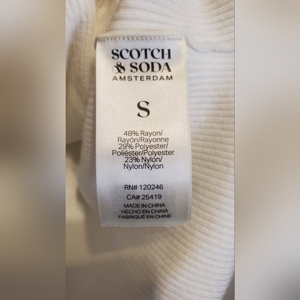 89. NWT - Scotch & Soda White Knitted Sleeveless Top w/ Black Trim - Picture 8 of 9